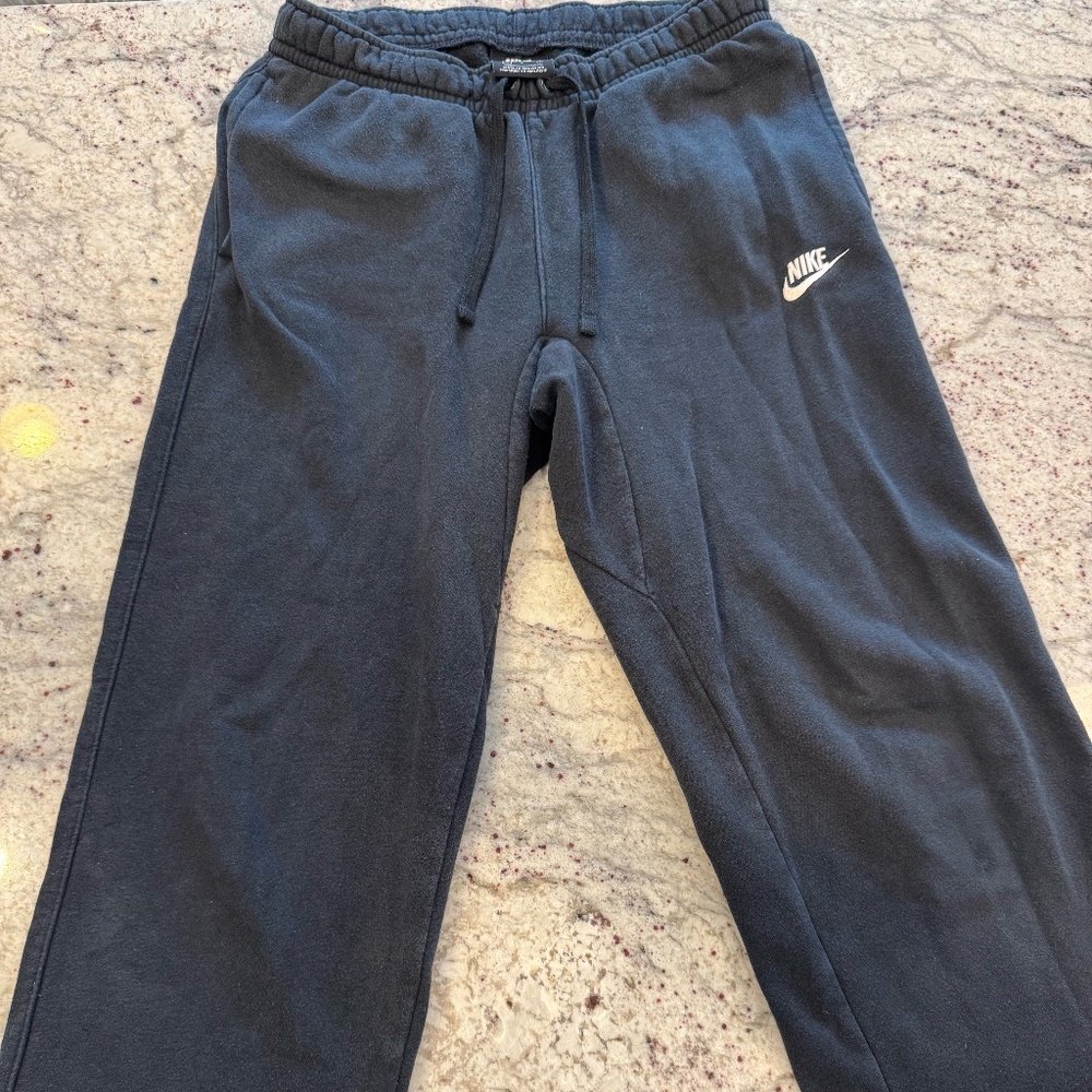 Men's Black Nike Sportswear Club Fleece Joggers - Small